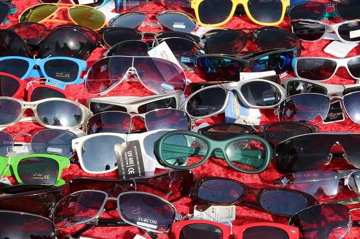 Habits Bad for Eyes a selection of eyeglasses market