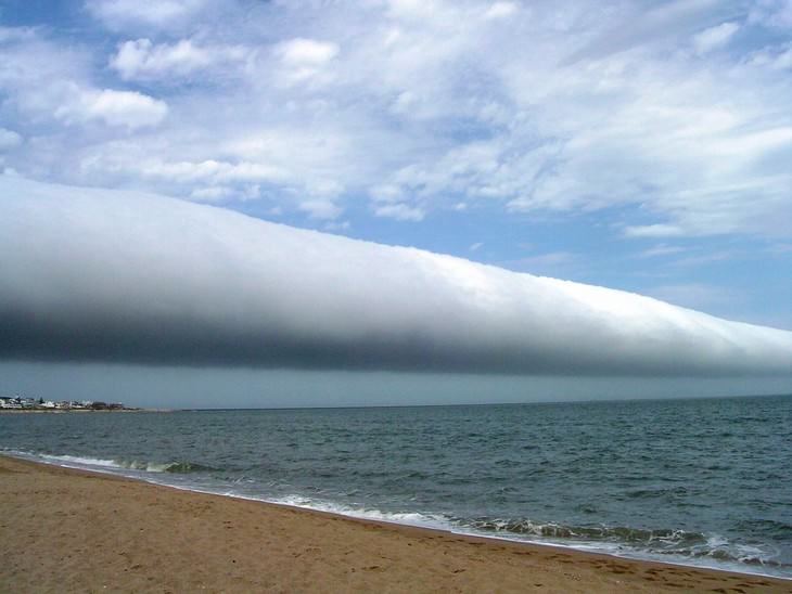 natural optical illusions Roll Cloud
