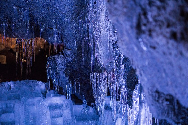 Ontario ice caves macro