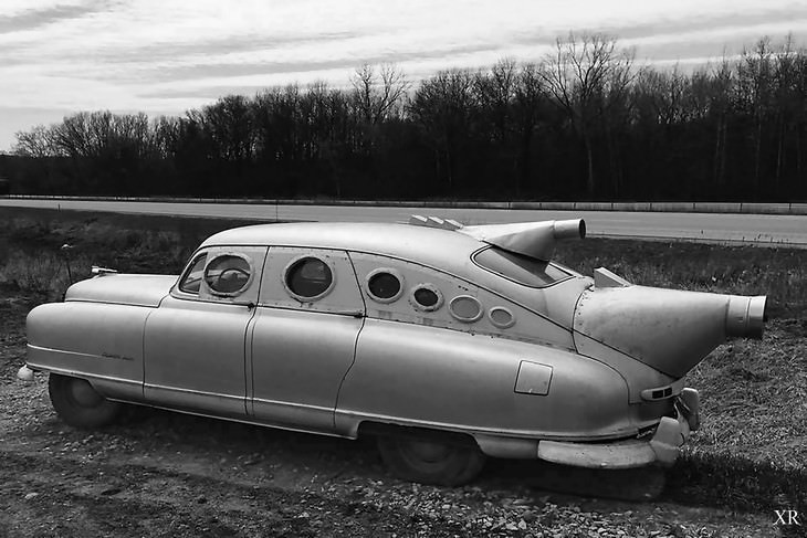 vintage photos Futuristic Car Design by Bob Riley