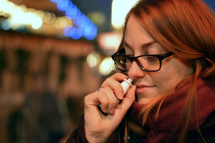 Spring allergies: saline nasal rinse