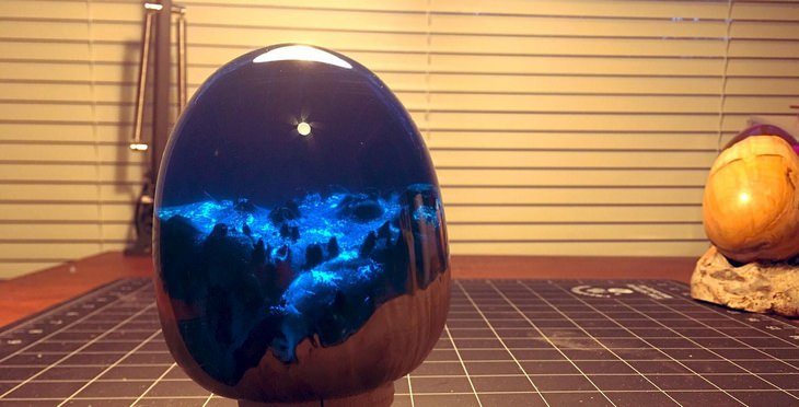 Resin sculptures: egg