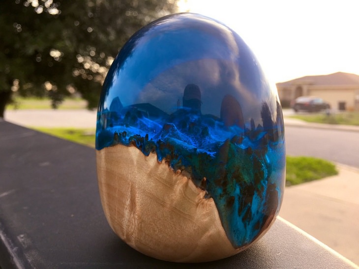 Resin sculptures: egg