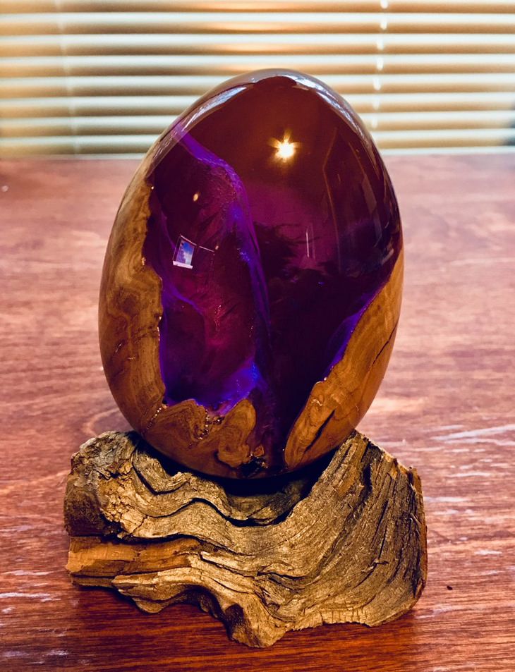 Resin sculptures: egg