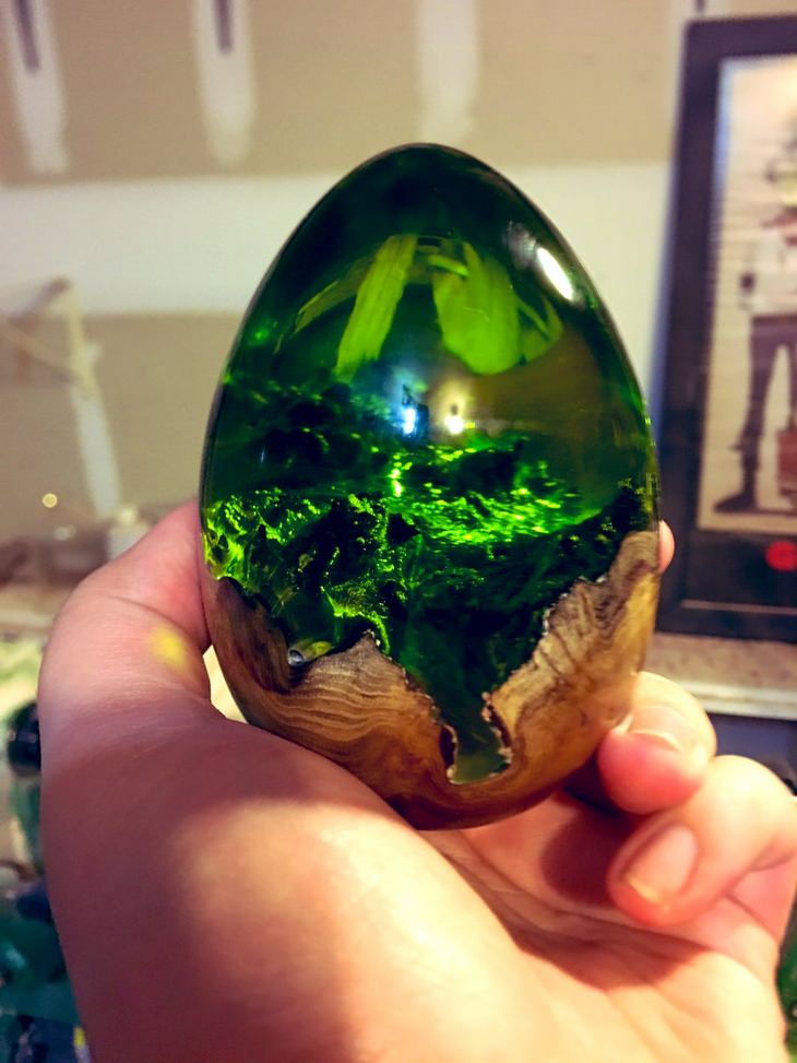 Resin sculptures: egg