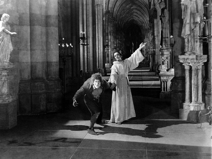 Notre Dame: hunchback