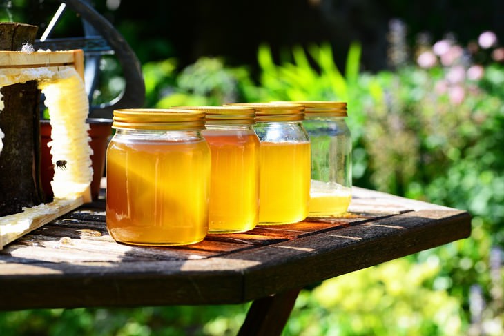 raw honey outside