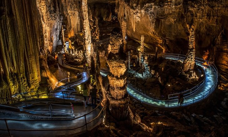caves tourism Blanchard Springs Caverns