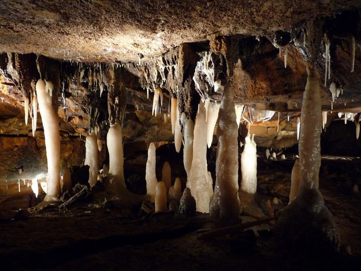 caves tourism Ohio Caverns