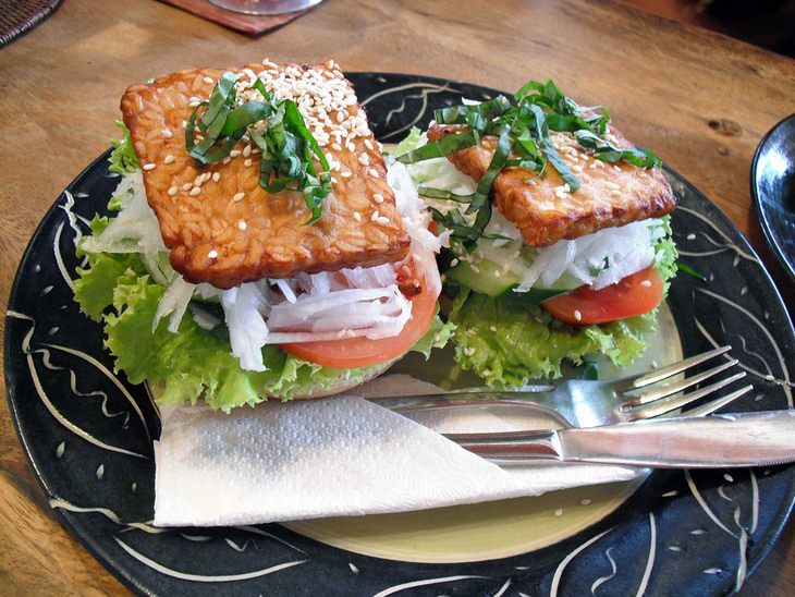 Vegan cities: tempeh burger