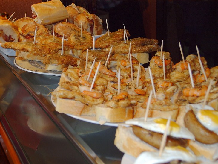 Snacks: pinchos