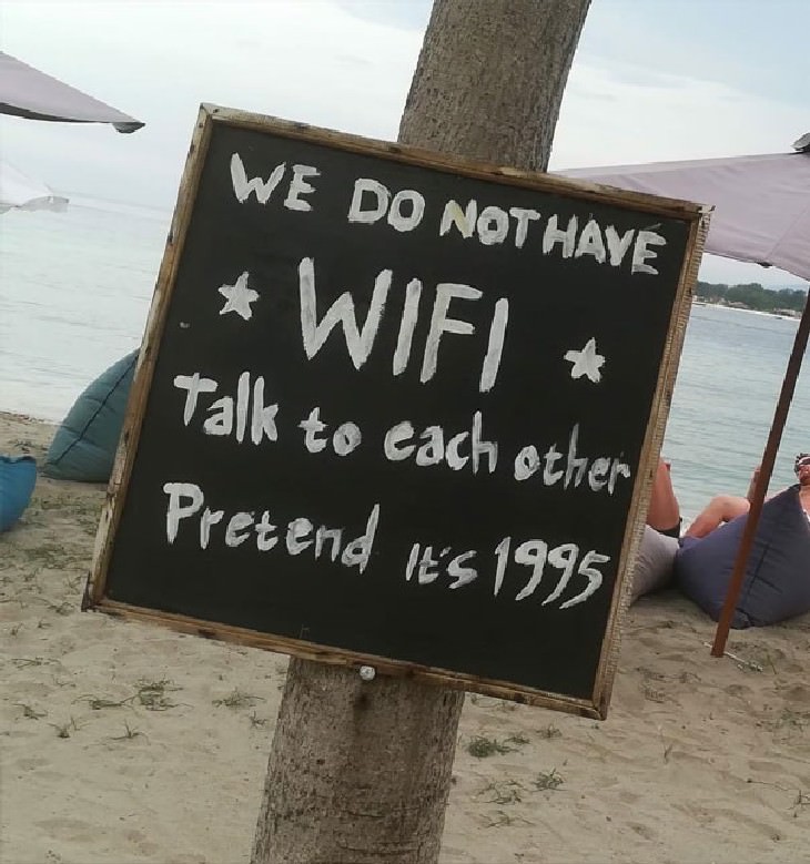 hilarious beach photos no wifi beach