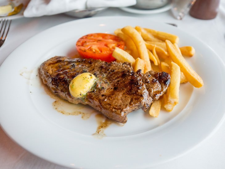 foods to try in France Steak-Frites