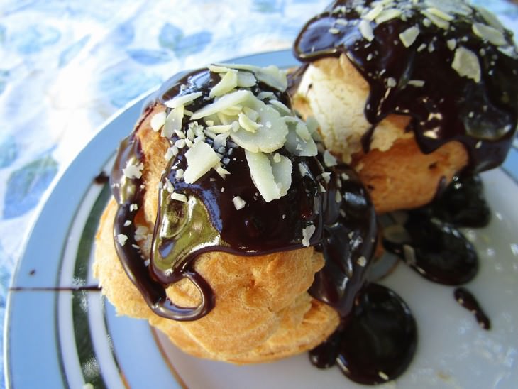foods to try in France Cream Puffs (Profiteroles)
