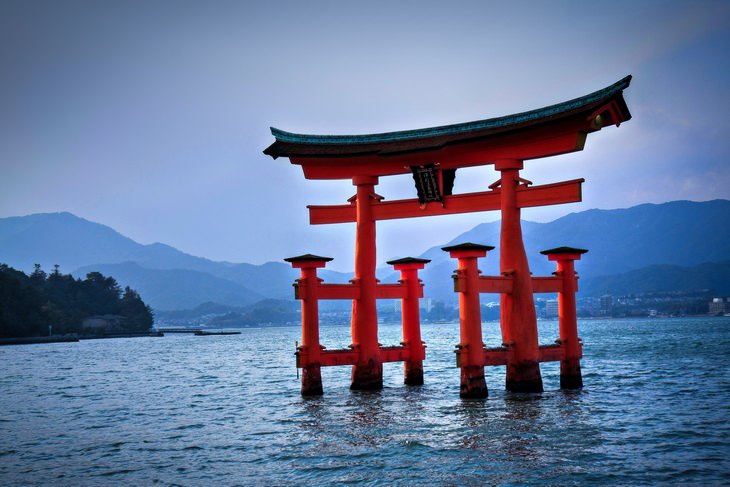 Japan travel tips: shrine