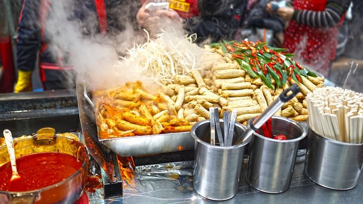 digestive health while traveling street food