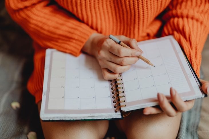 tips to get out of bed writing in a planner