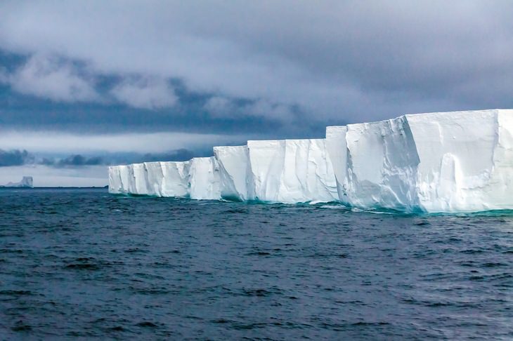 Antarctica: Antarctica's coastline