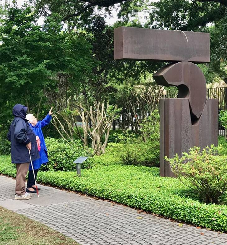 images that will restore your faith in humanity couple at museum