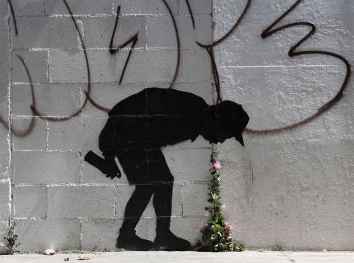 Plants and Street Art: breathing flower