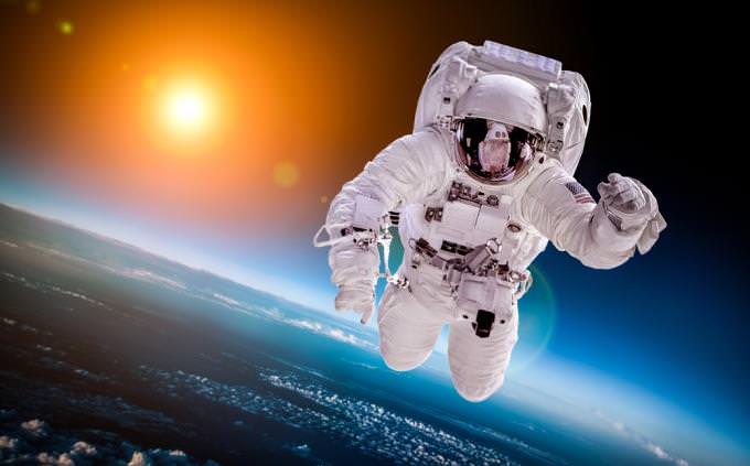 solar system quiz: astronaut