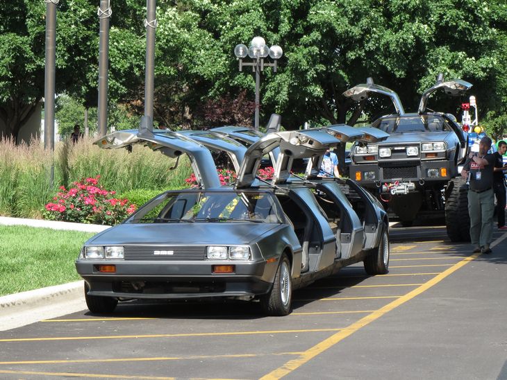 Strange cars: DeLorean limo 