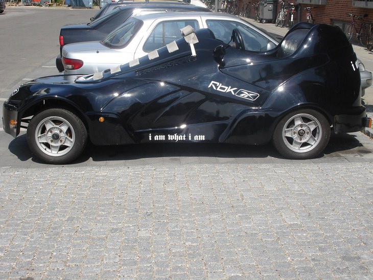 Strange cars: shoe car