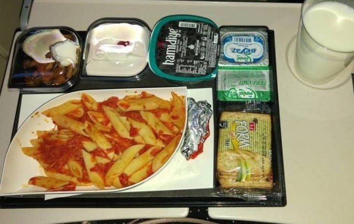 Airplane food: turkish airlines