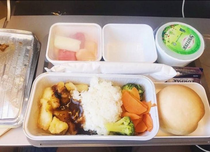 Airplane food: cathay pacific