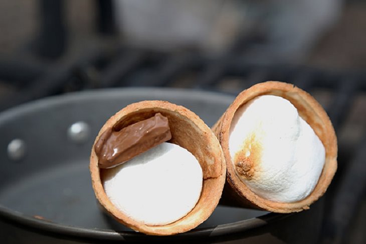 Ice Cream Cones: s'mores