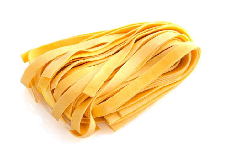 Pasta shapes: pappardelle, fettuccine, tagliatelle