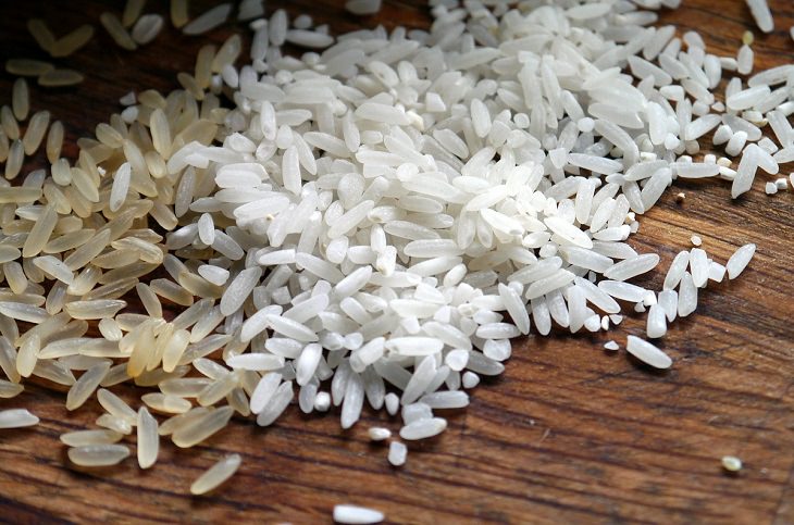 Facial scrubs: rice