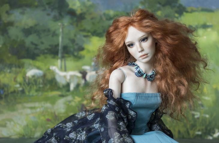 Porcelain dolls: posing wild hair