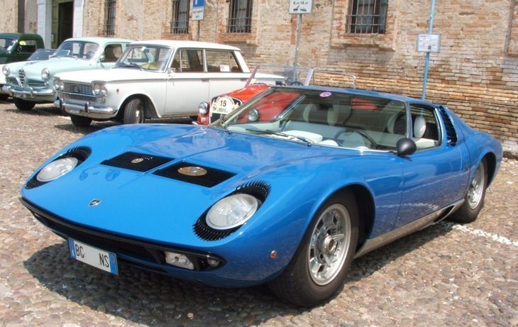 60s car models: 1968 Lamborghini Miura