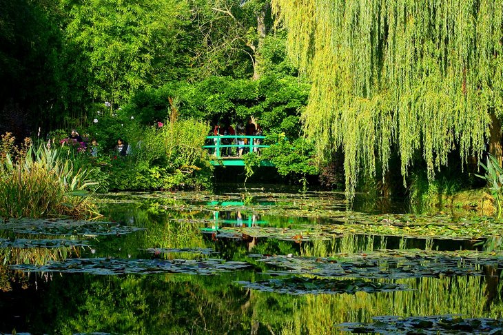 Beautiful gardens: Monet bridge