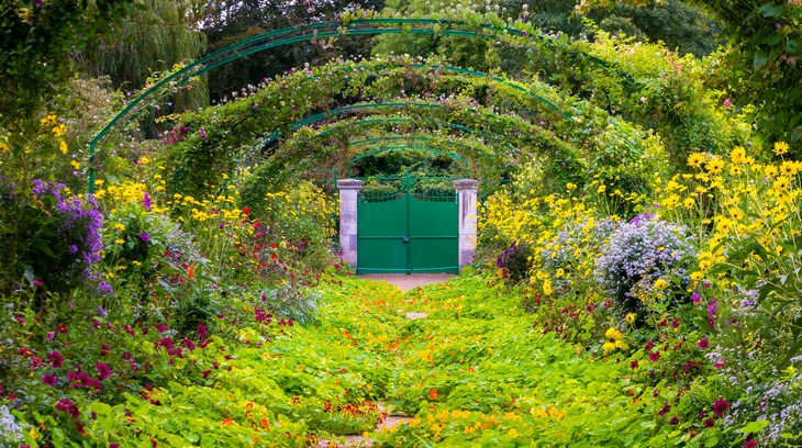 Beautiful gardens: Monet arches