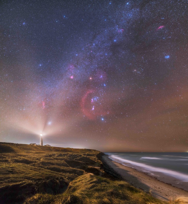 Astronomy pictures: lighthouse
