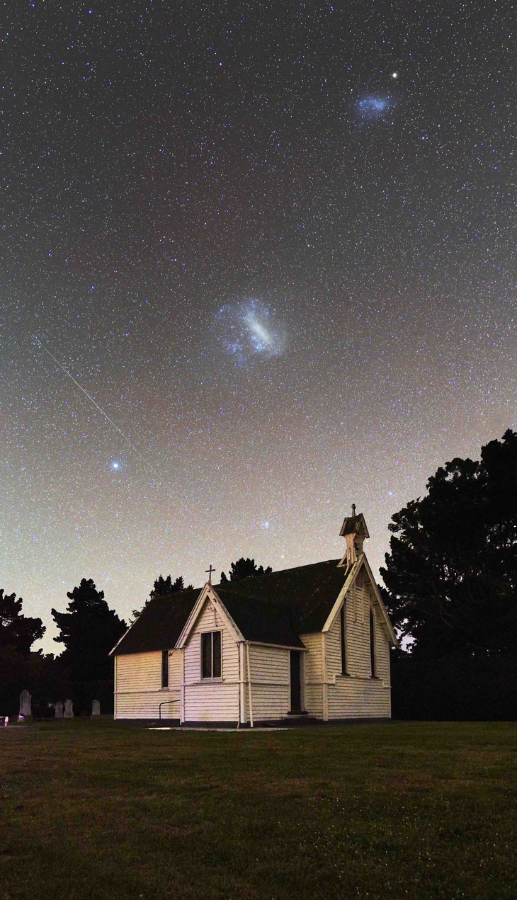 Astronomy pictures: church sky