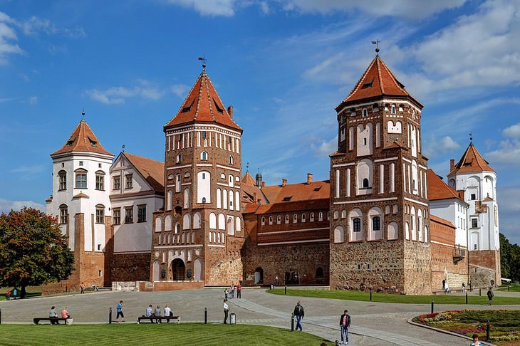 tourist attractions in belarus. Mir Castle