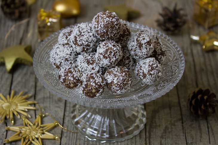 No bake: rum balls