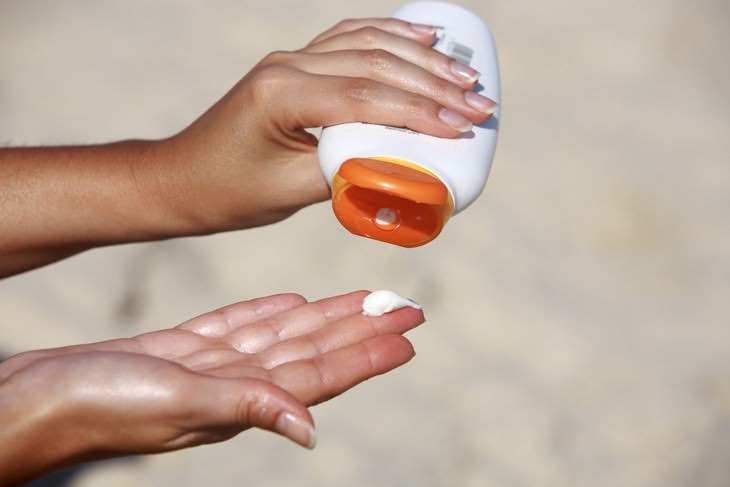 Personal Care Items that Need to Be Replaced Sunscreen
