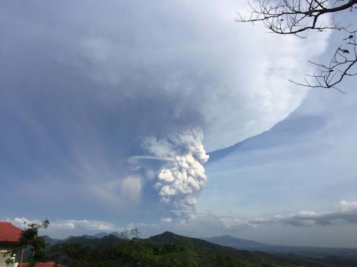 Philippines volcano taal eruption