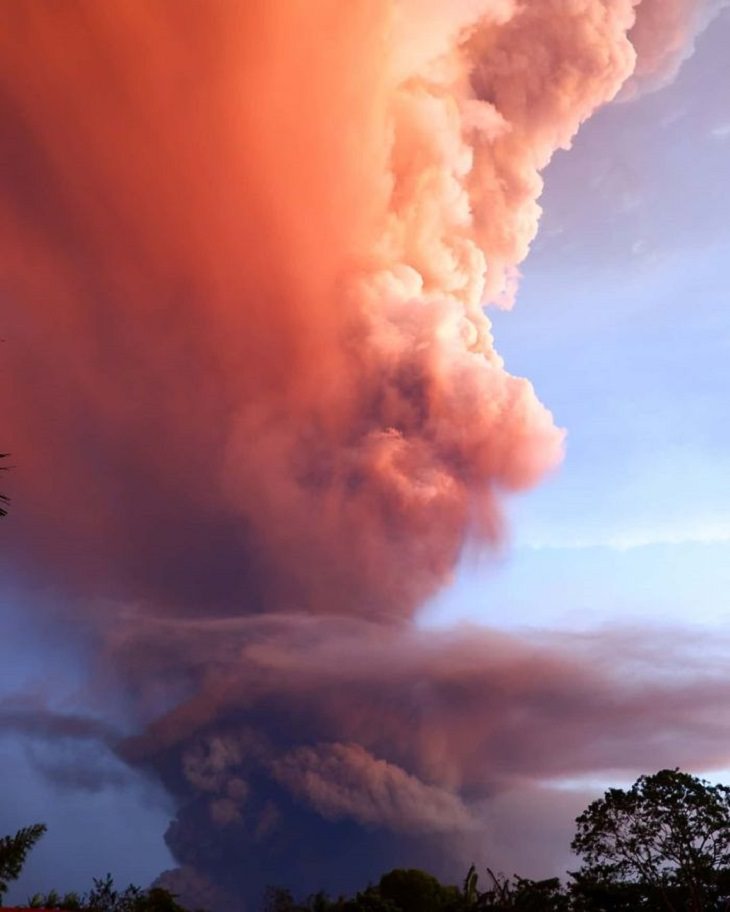 Philippines volcano taal eruption