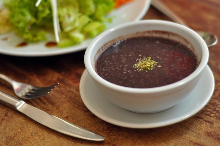 3 Sopas Saludables Para Este Invierno Sopa de frijol negro