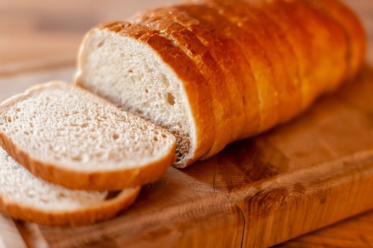 foods safe to eat past expiration date sliced white bread