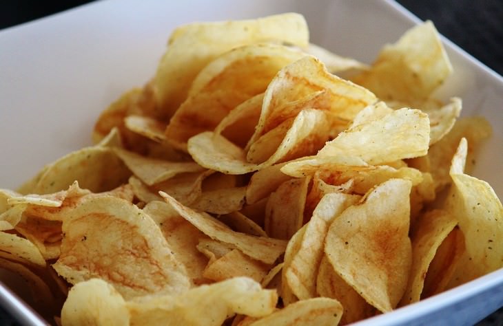 foods safe to eat past expiration date potato chips