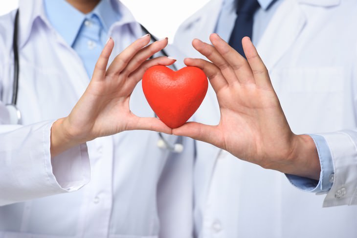 collagen supplements health benefits doctors hold a plastic heart