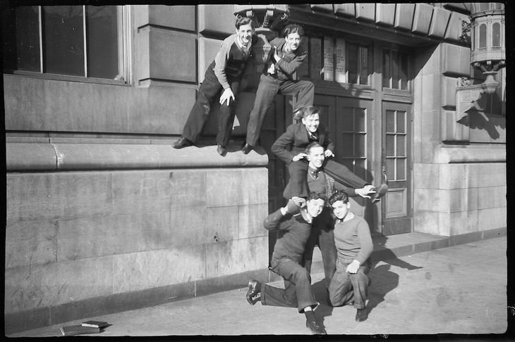Vintage Photos That Will Take You to 1930s Chicago group of boys