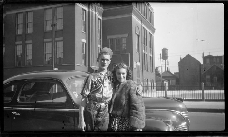  Vintage Photos That Will Take You to 1930s Chicago couple