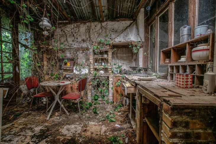 Abandoned Places,  abandoned cottage